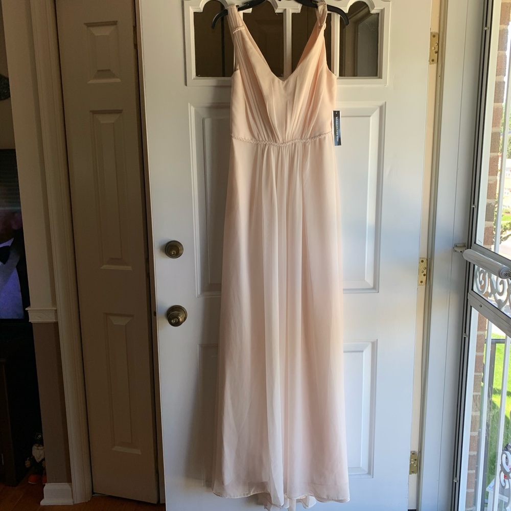 Wedding dress - Picture 2 of 10